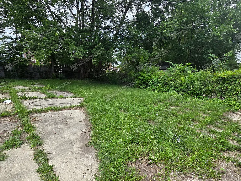 11591 Roxbury St — Photo 3