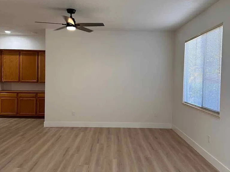 5662 Murrell St — Photo 7
