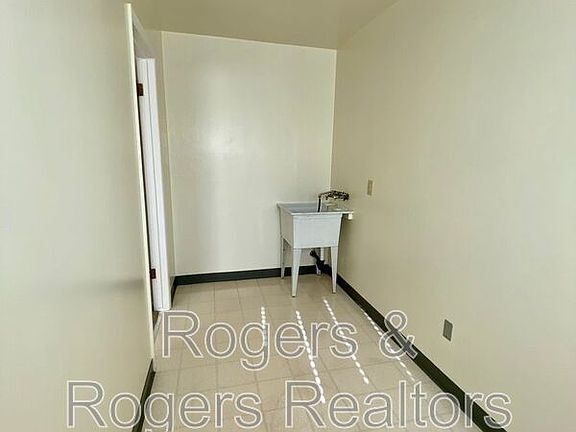 4th image of 670 San Luisito Way