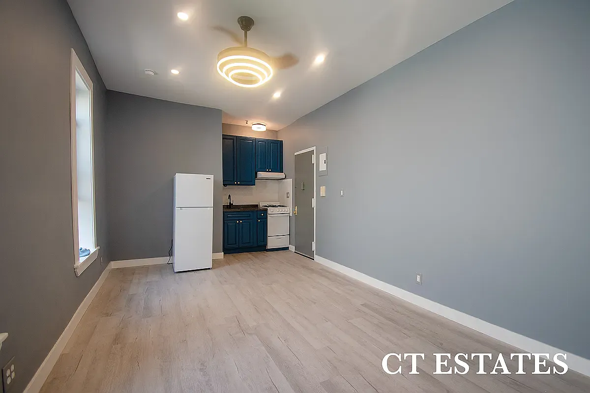1152 Pacific Street — Photo 2