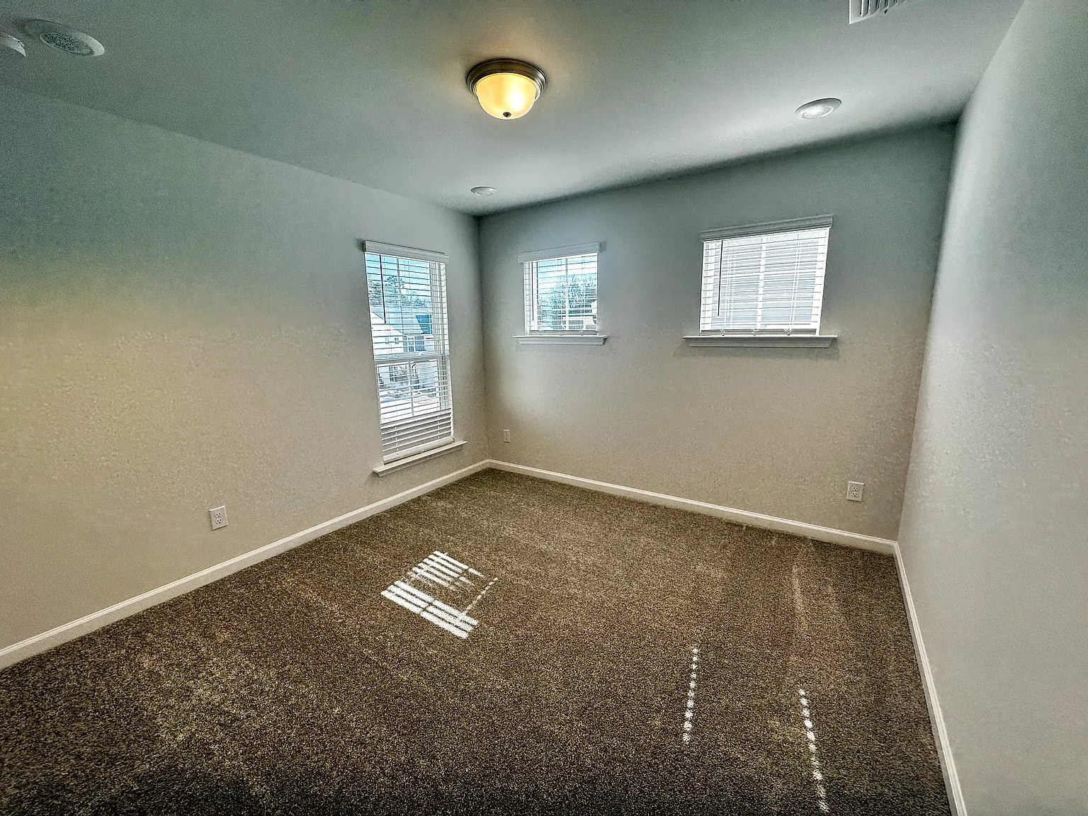 3 bed, 2.5 bath, 1805 sqft, $2,150 — Photo 4