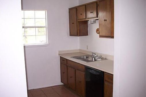 3rd image of 927 N Betty Jo Dr