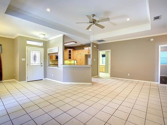 4th image of 317 Juanita Ave