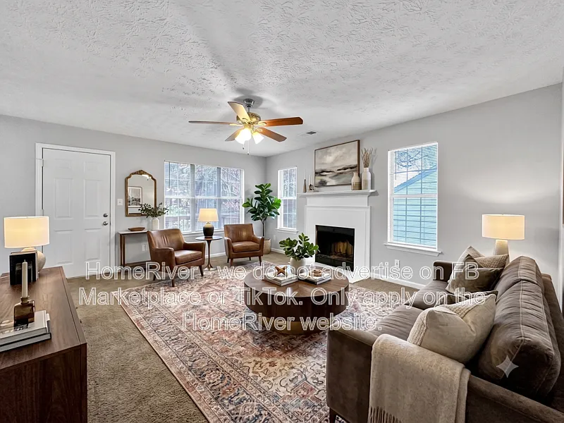 3 bed, 2.5 bath, 2437 sqft, $2,175 — Photo 2