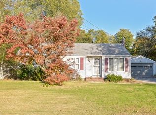 42 Lebkamp Ave, Huntington, NY 11743