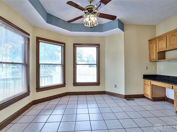 4th image of 320 Graystone Ct