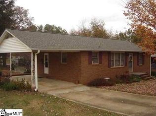 102 W Carolina St, Duncan, SC 29334