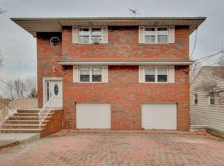 485 Oak St, Ridgefield, NJ 07657