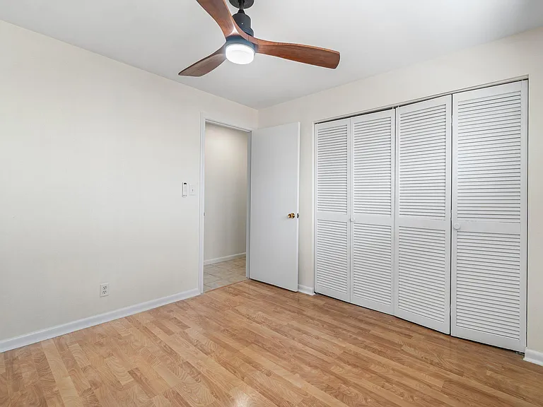 1051 SW 21st St — Photo 24