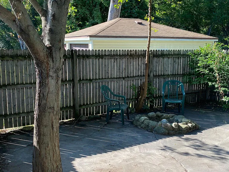 2200 Oak Ln — Photo 19
