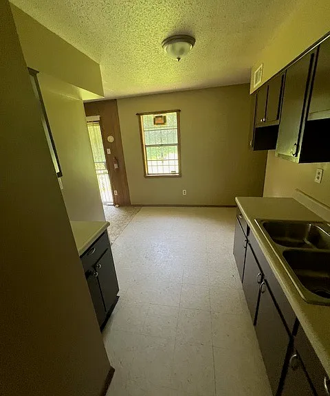 611 Frayser Dr — Photo 5