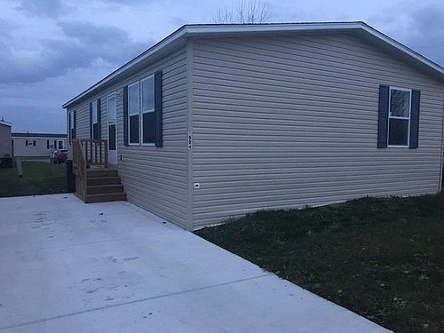 1st image of 1904 Evergreen Ln
