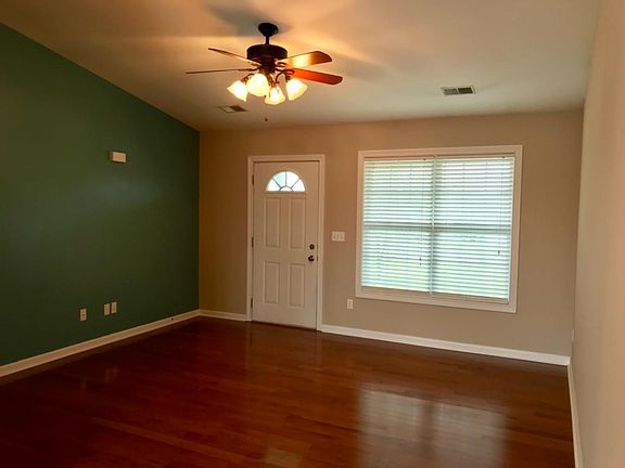 3rd image of 236 Wilshire Way