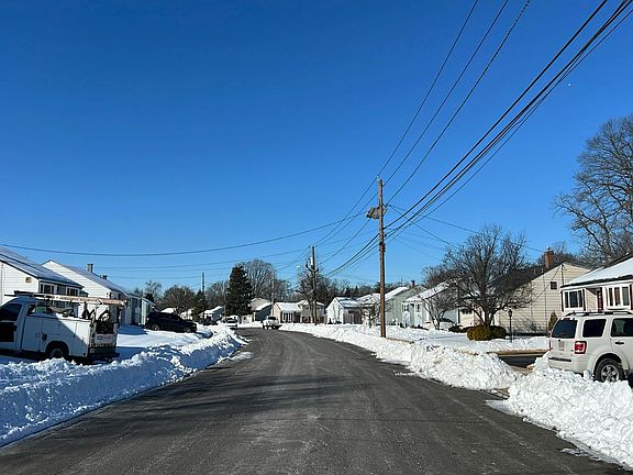 5th image of 93 Elton Ave