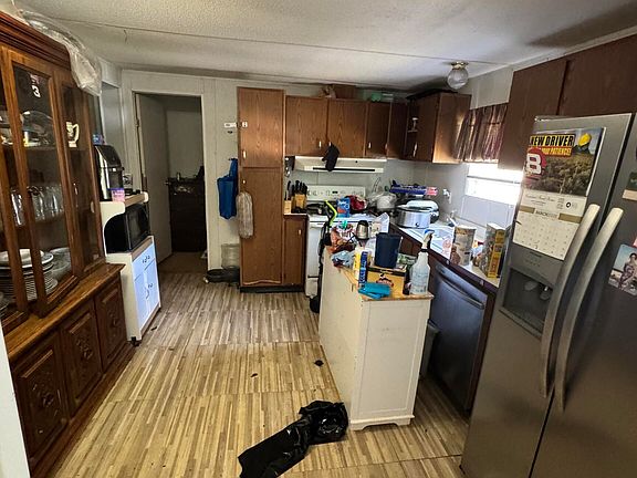 3rd image of 477 Knight Rd