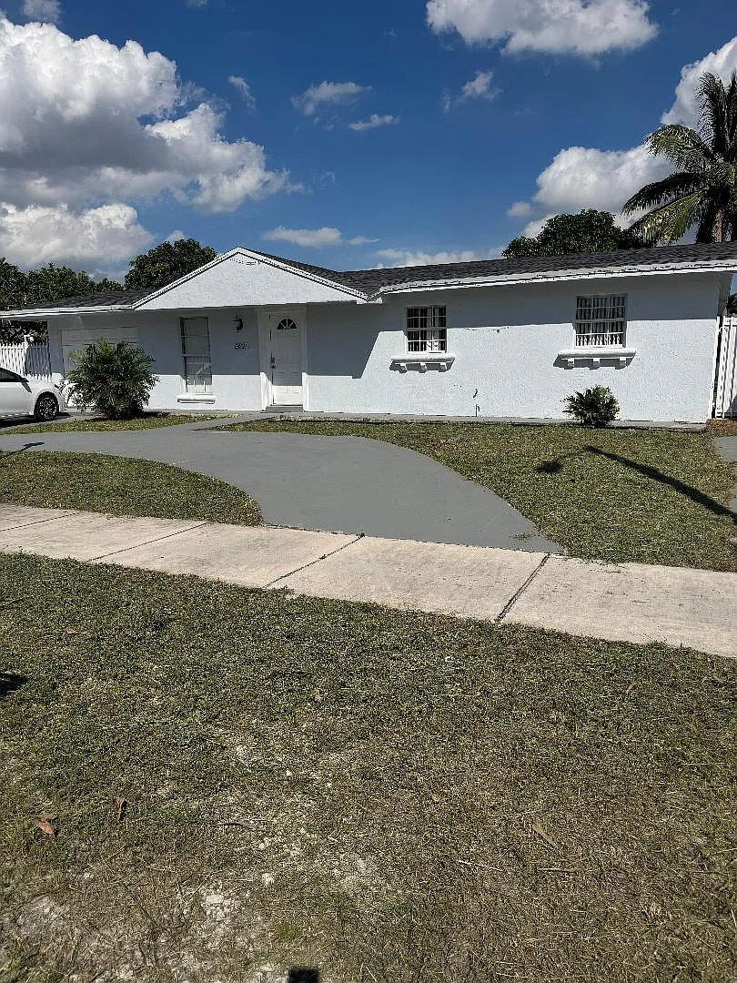 19221 NW 51st Ave — Photo 1