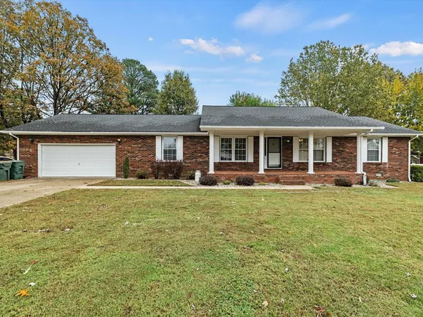 2004 Lakeshore Dr, Madisonville, KY 42431