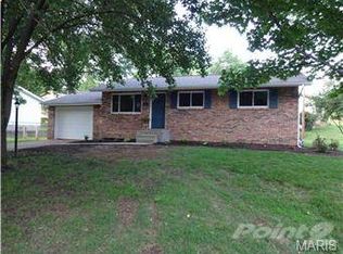 701 Norcrest Dr, Saint Louis, MO 63129