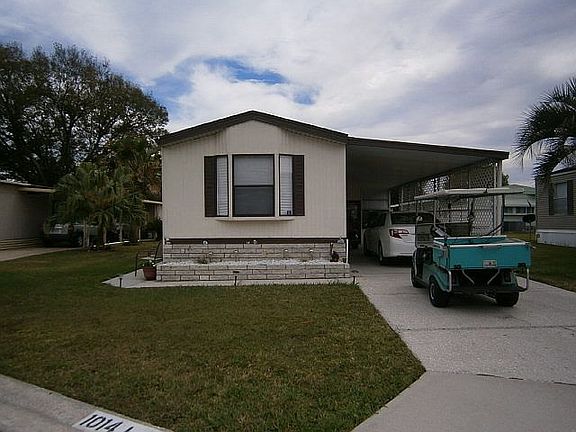 2nd image of 1014 Fountainview Lake Dr