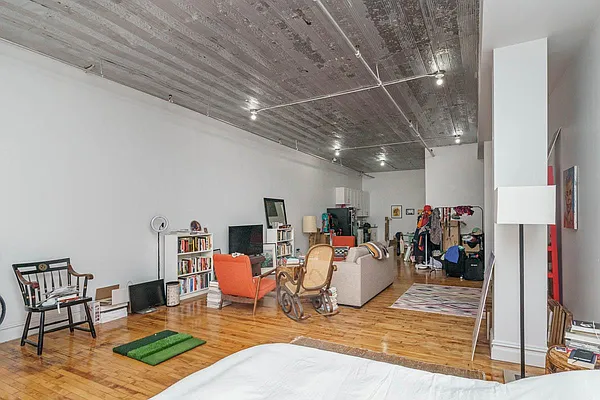 Rented by MySpaceNYC | media 7