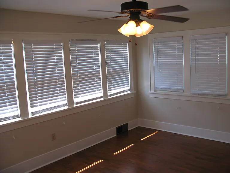 1037 N Woodrow Ave — Photo 8
