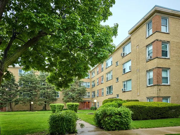 6021 N Damen Ave APT 202, Chicago, IL 60659