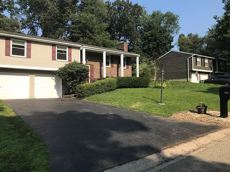 4042 Willow Run Dr — Photo 3