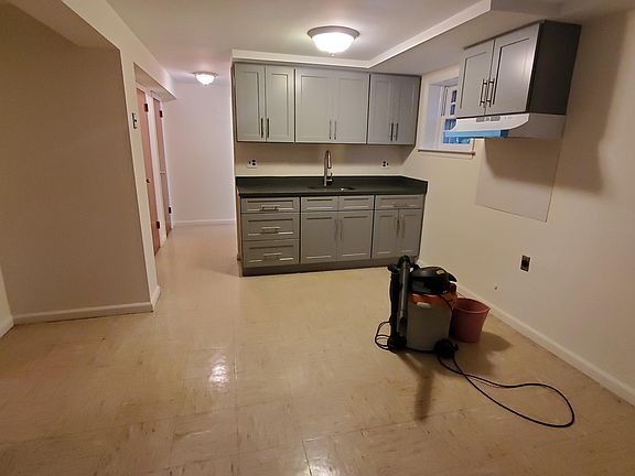 2nd image of 17-04 Clintonville St #1