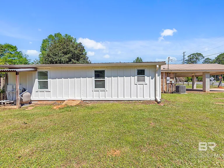 11964 Stroh Rd — Photo 46
