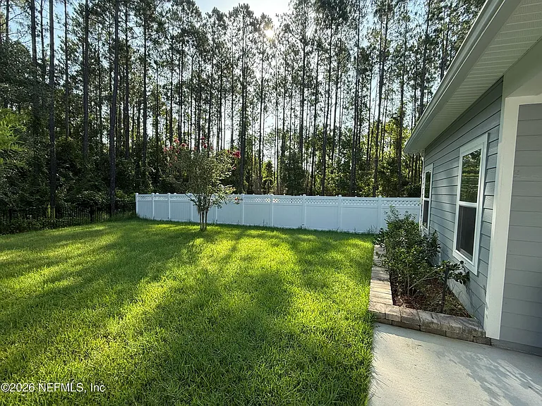 323 Holly Forest Dr — Photo 4
