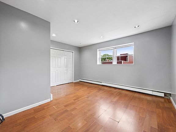 5th image of 702 S Carpenter St #3
