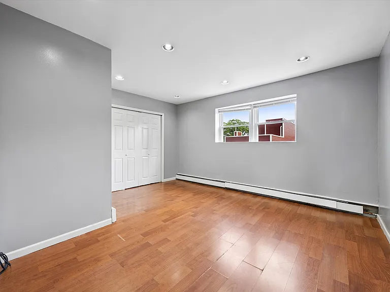 702 S Carpenter St #3 — Photo 5