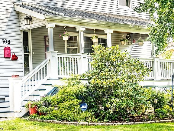 5th image of 708 Prospect Ave