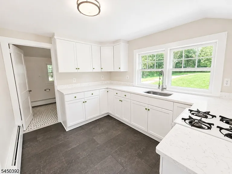 12 Cook Ln — Photo 14