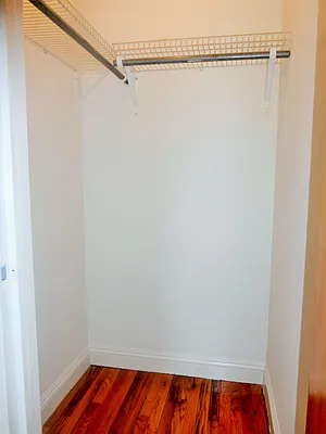 Rented by LDMI Realty Group LLC | media 18