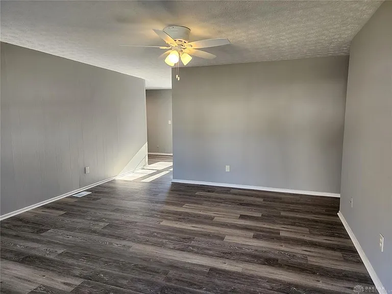1633 Reid Ave — Photo 4
