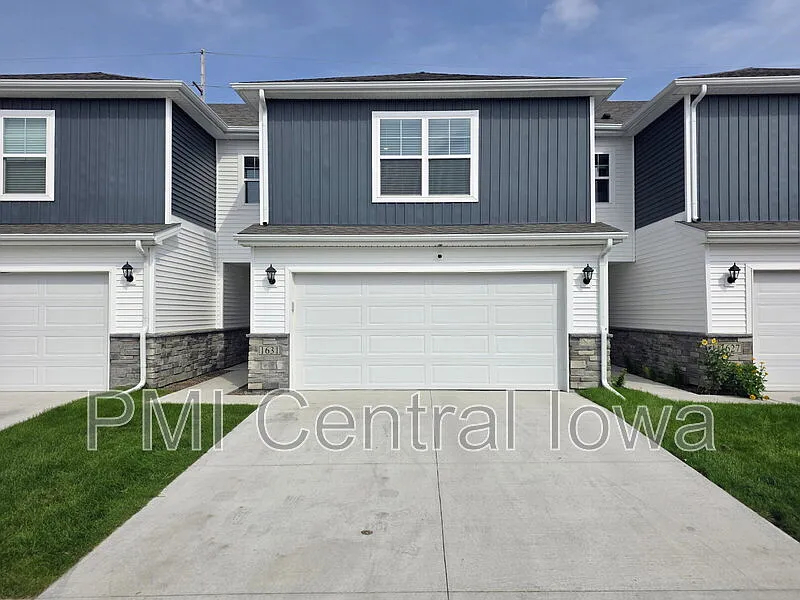 3 bed, 2.5 bath, 1562 sqft, $1,850 — Photo 1
