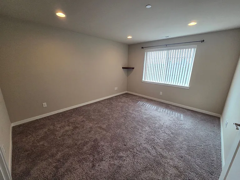 2524 Jacaranda Ave — Photo 30