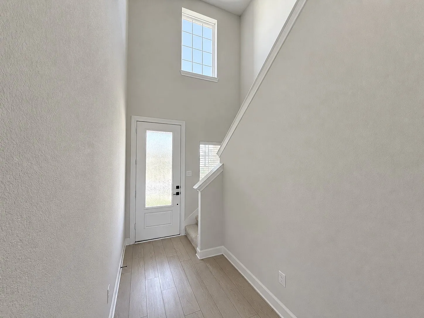 3 bed, 2.5 bath, 1627 sqft, $2,199 — Photo 4