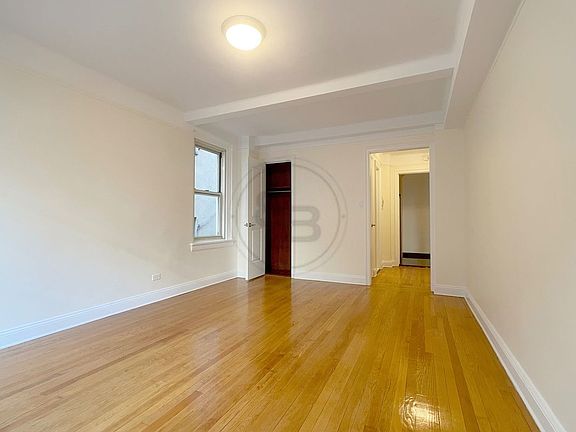 3rd image of 25 E 10th St APT 8F