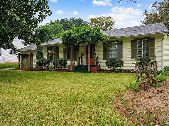 5th image of 444 College Ln