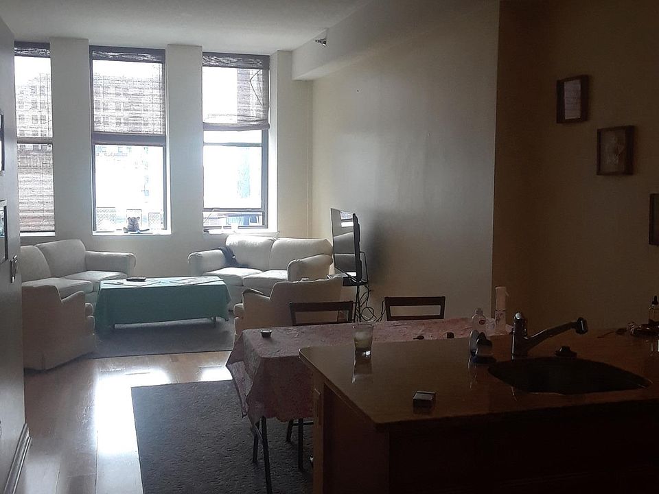 2nd image of 8 W Monroe St APT 1602