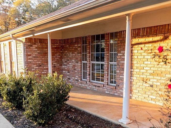 4th image of 2107 Willowbrook Way