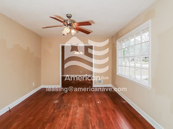 1414_004_wm_-_living_room_13602199.jpg