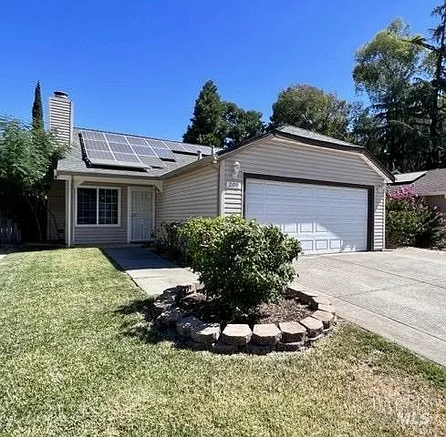 209 Catalpa Lane photo 1