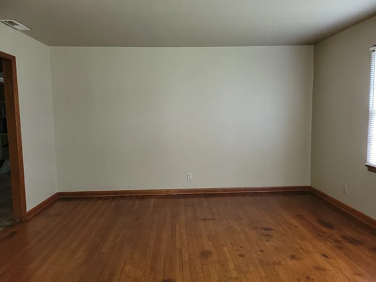 3503 Crestmore Cir NW — Photo 3