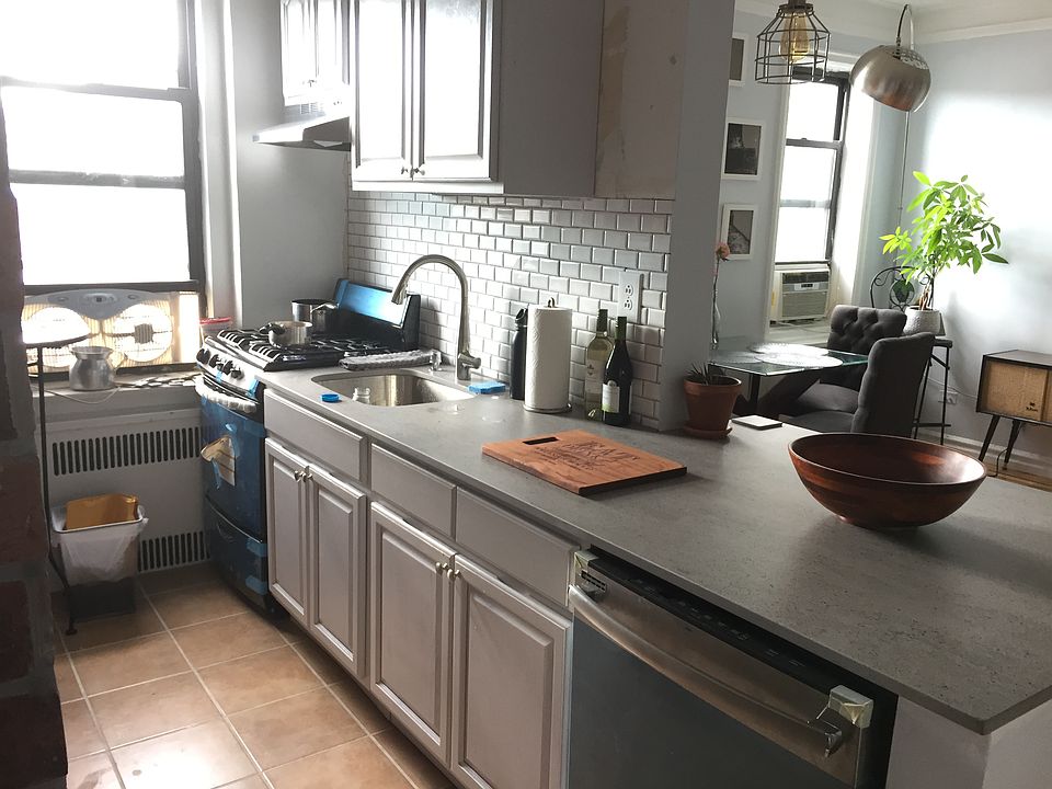 1st image of 4301 46th St APT 5J