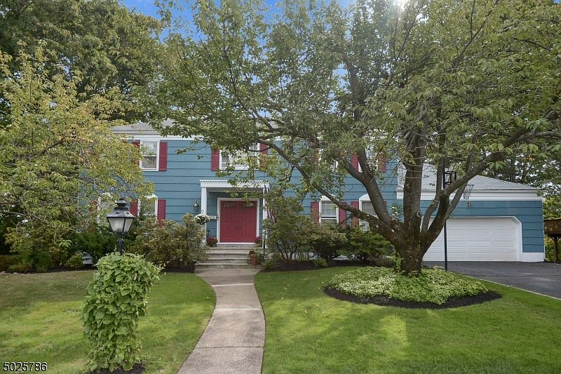 1st image of 19 Powell Dr