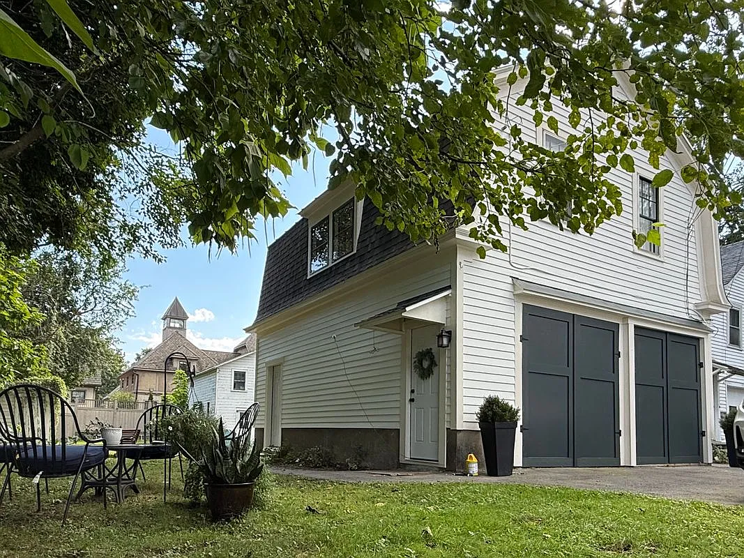 Building Photo - 208 Lake Ave #B