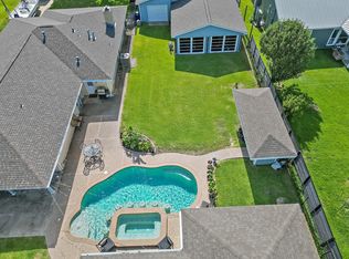 9926 Ocean Dr, Beach City, TX 77523